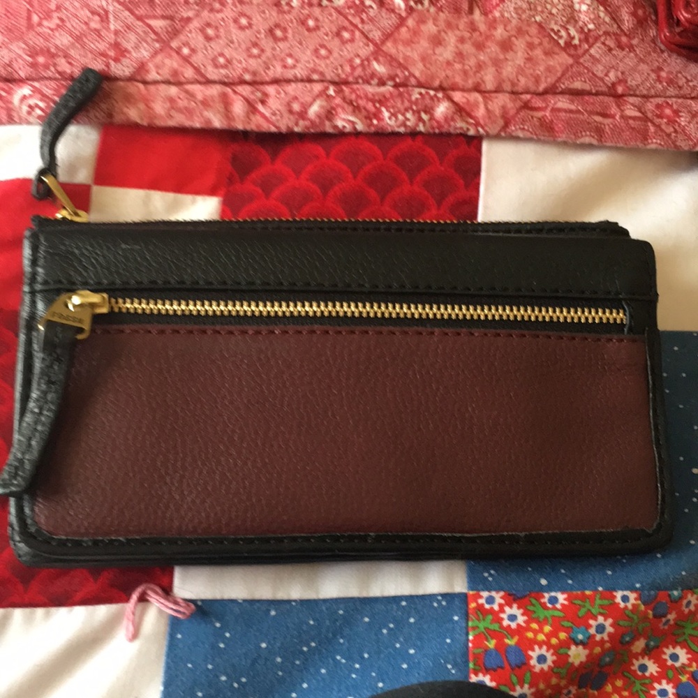 Fossil wallet